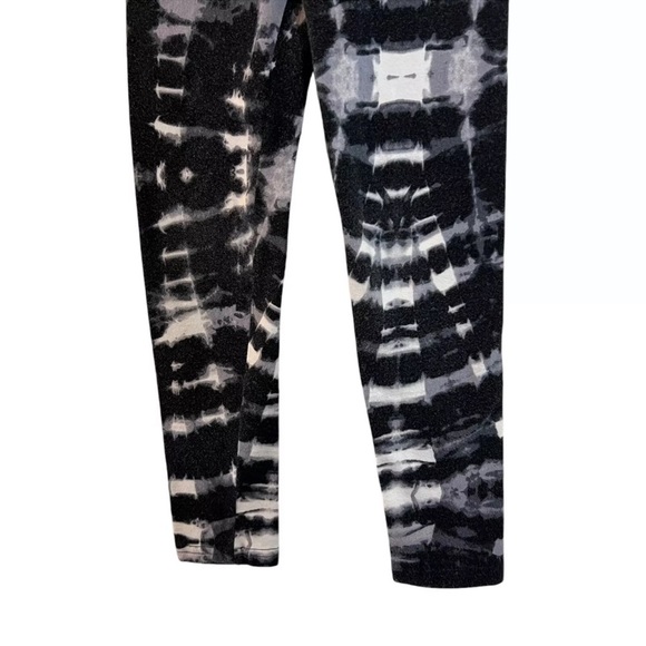 Old Navy Tie Dye Striped Leggings Small 6-7 Gray Stretch Knit Pull On Casual - Picture 4 of 5